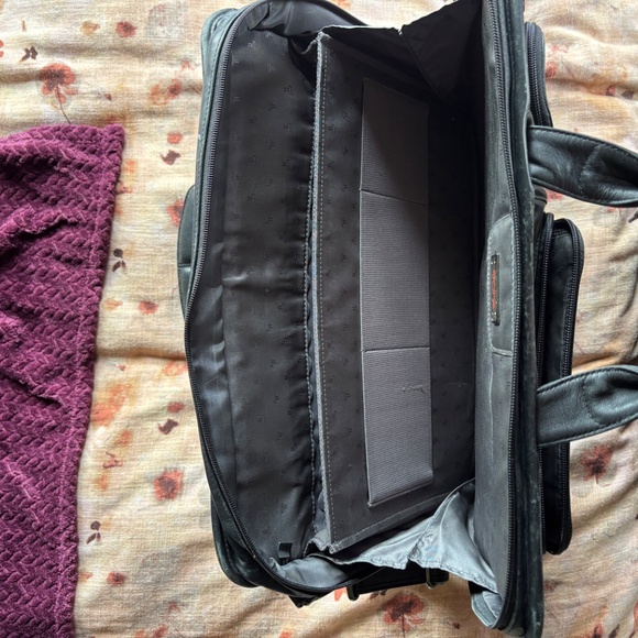 Tumi laptop bag - Picture 4 of 6